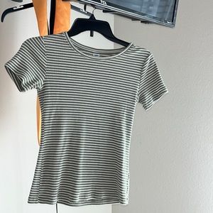This is a fitted tee from old navy. It is very new. Size extra small.